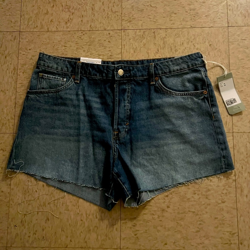 Plus size short jeans